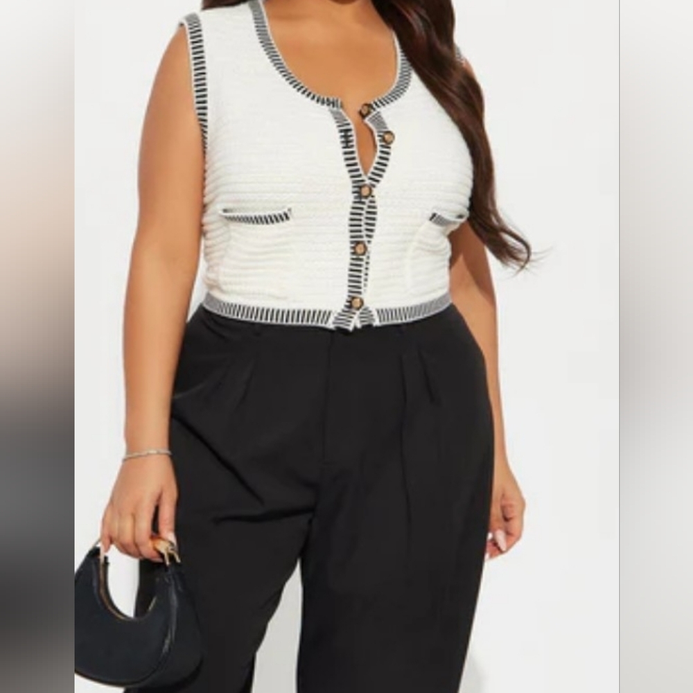 Fashion Nova Black And White Oversized Cotton Sweater Vest Gold Button 2X - Picture 1 of 8